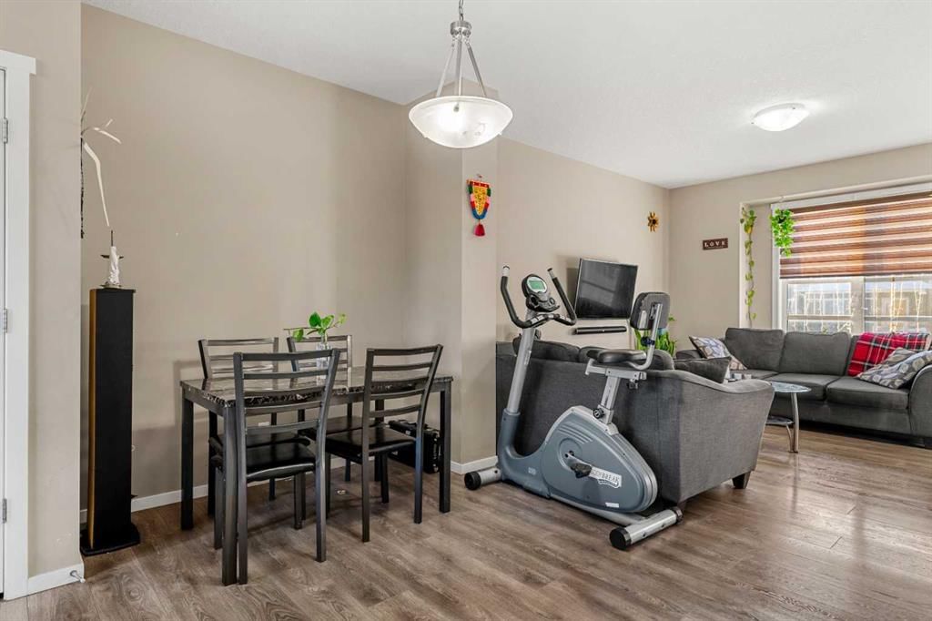 8916 46 Street NE, Calgary — photo 5 of 35