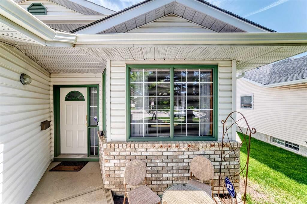 11444 Coventry Boulevard NE, Calgary — photo 3 of 47