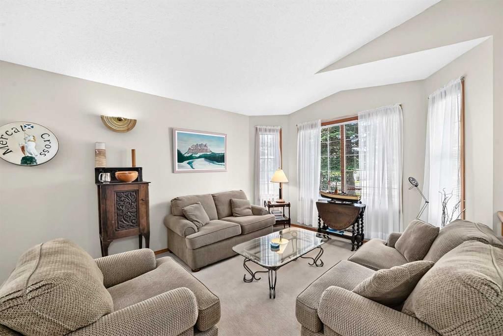 11444 Coventry Boulevard NE, Calgary — photo 5 of 47