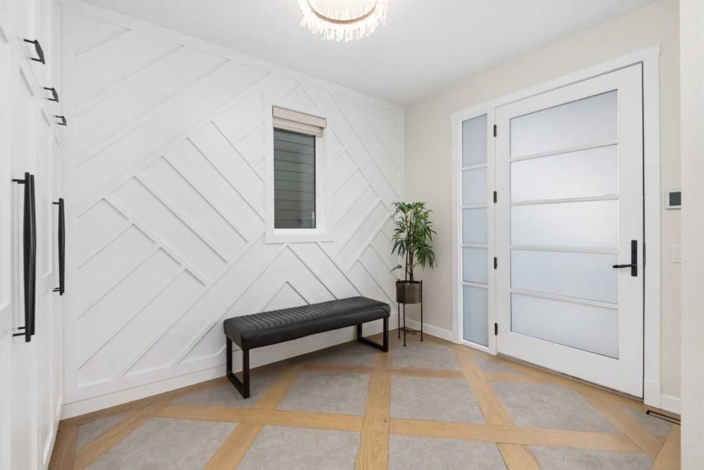 4908 22 Street SW, Calgary — photo 3 of 50