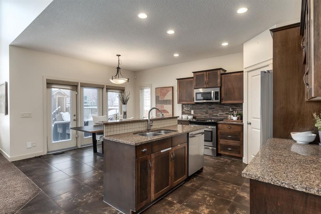 141 Chapalina Heights SE, Calgary — photo 3 of 43