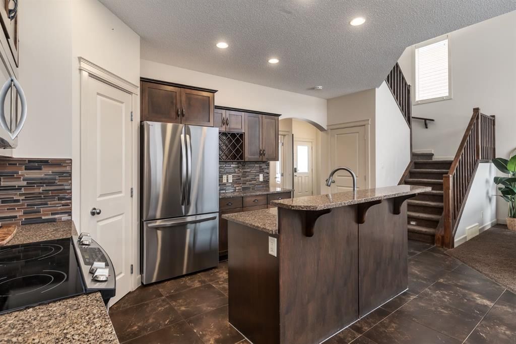 141 Chapalina Heights SE, Calgary — photo 5 of 43
