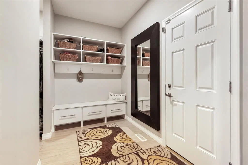 370 Magnolia Heath SE, Calgary — photo 5 of 50