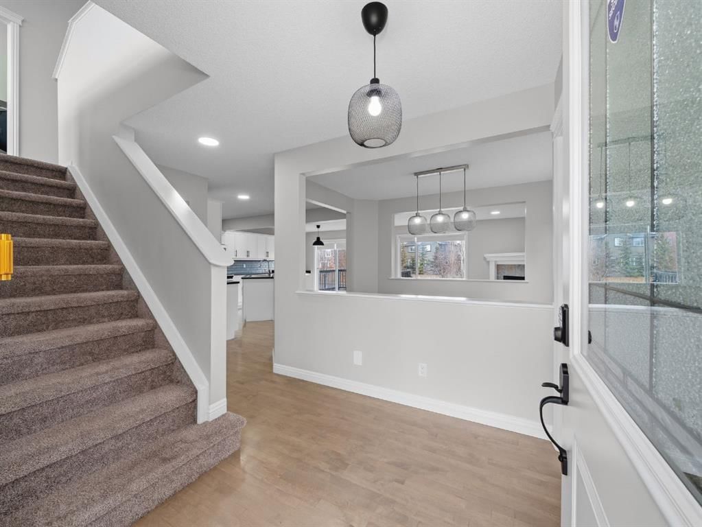 40 Everwillow Park SW, Calgary — photo 4 of 46