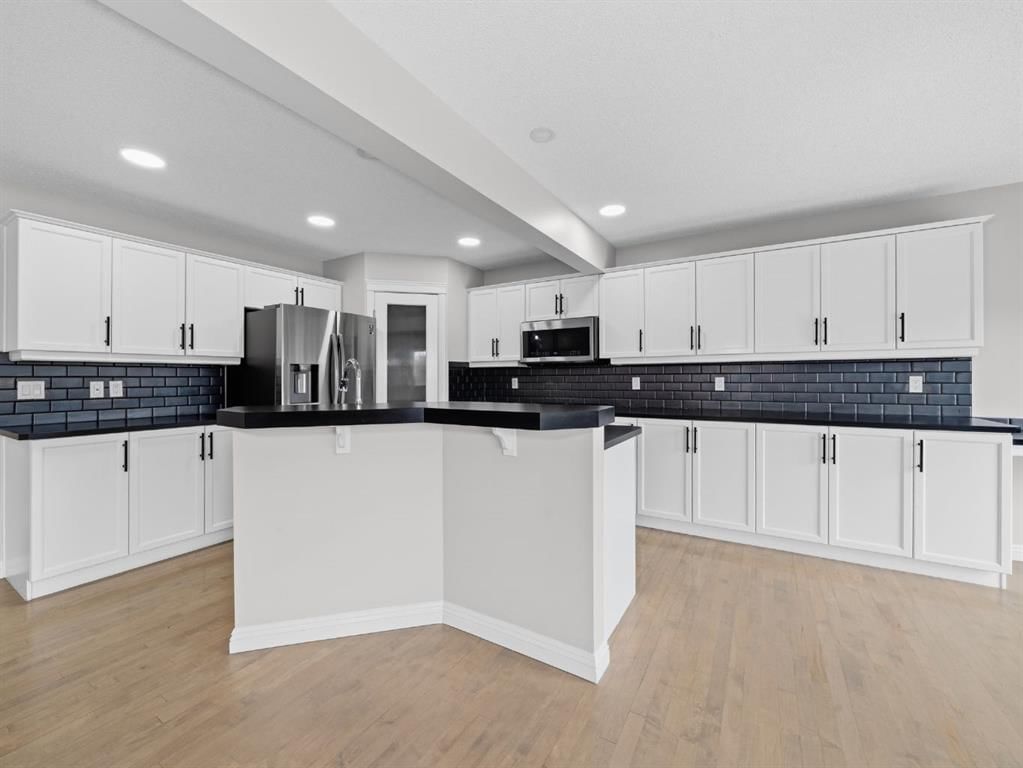 40 Everwillow Park SW, Calgary — photo 5 of 46