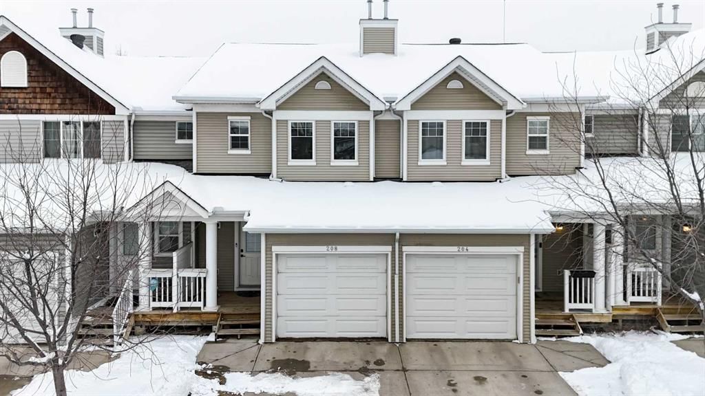 208 Country Village Manor NE, Calgary — photo 2 of 24