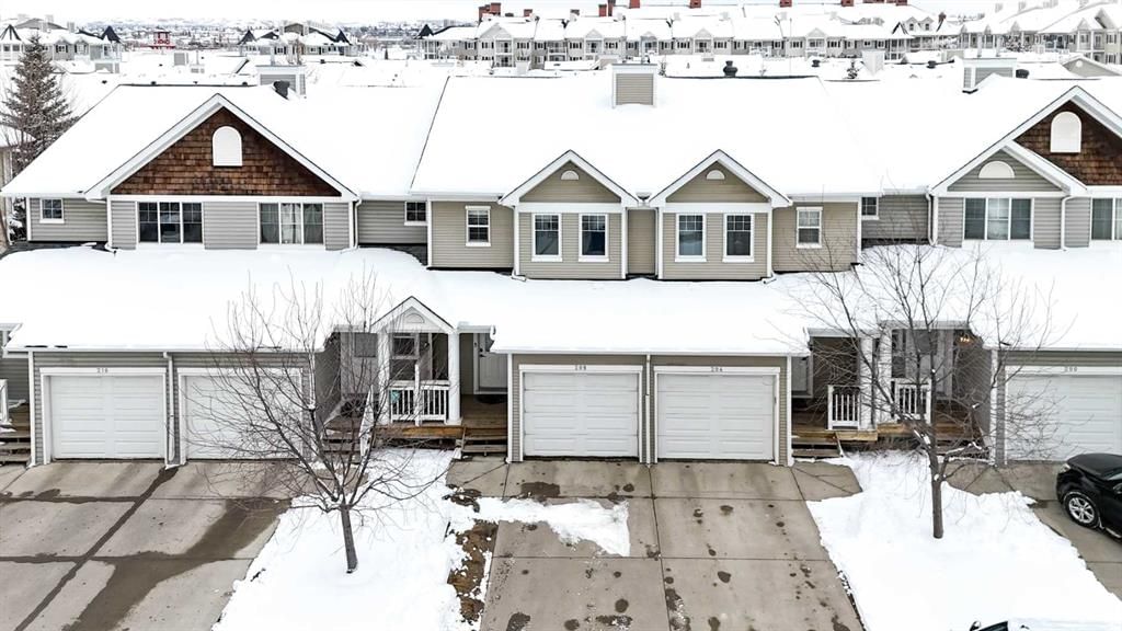 208 Country Village Manor NE, Calgary — photo 3 of 24