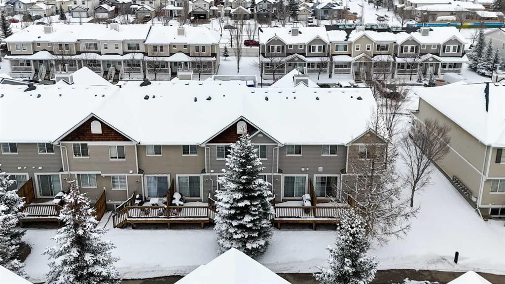 208 Country Village Manor NE, Calgary — photo 4 of 24