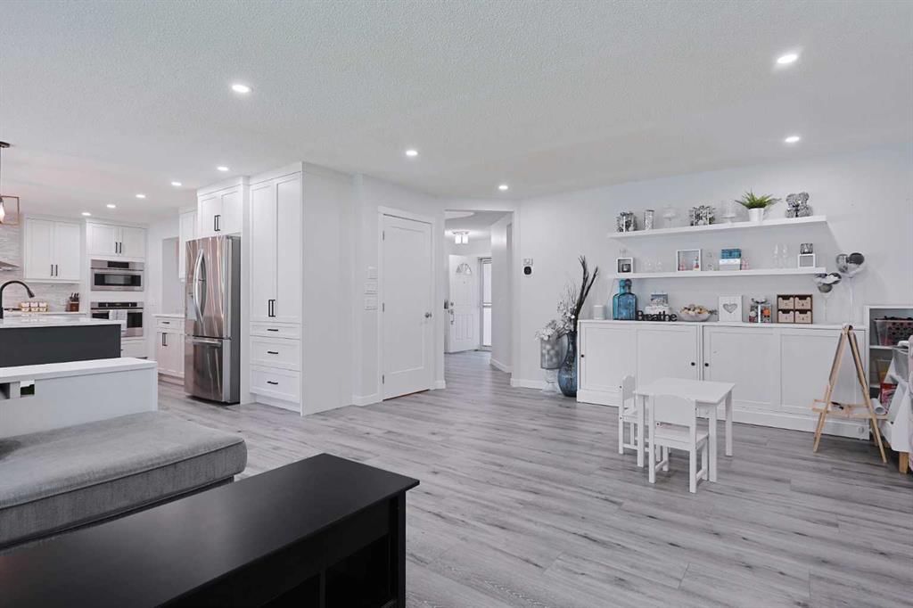 161 Hamptons Gardens NW, Calgary — photo 3 of 44