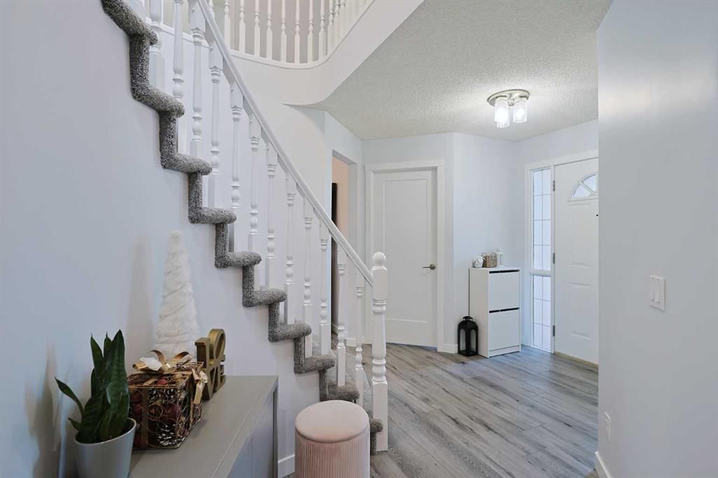 161 Hamptons Gardens NW, Calgary — photo 5 of 44