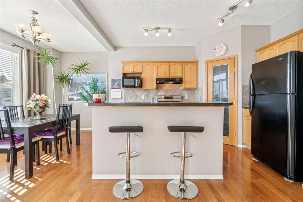 57 Royal Elm Mews NW, Calgary — photo 4 of 27