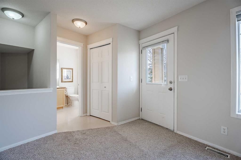 122 Panamount Drive NW, Calgary — photo 3 of 36