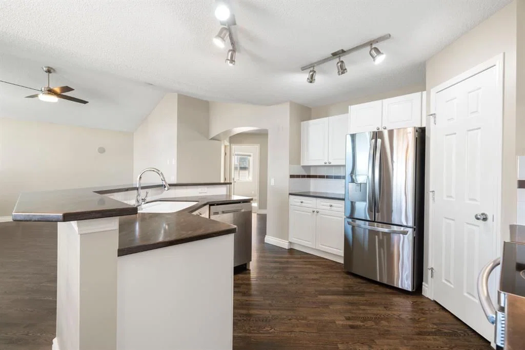 59 Panorama Hills Road NW, Calgary — photo 5 of 37