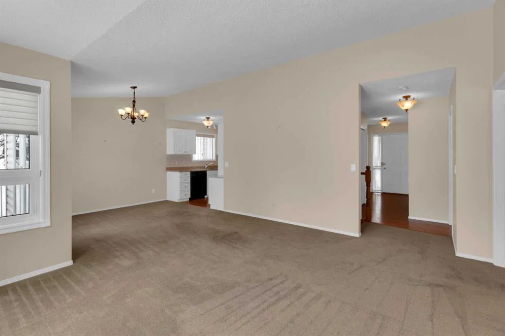 114 Macewan Ridge Villas NW, Calgary — photo 4 of 35