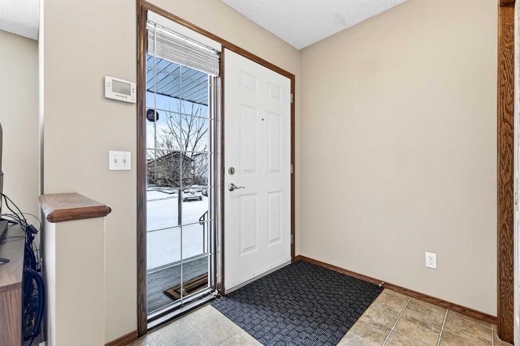 57 Everridge Way SW, Calgary — photo 4 of 50