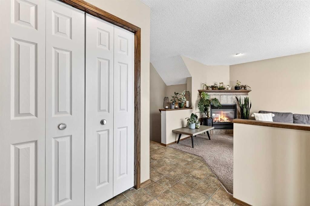 57 Everridge Way SW, Calgary — photo 5 of 50