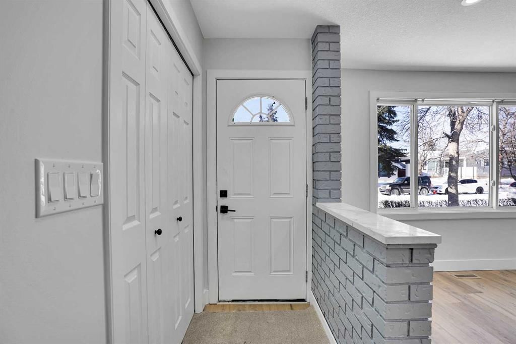 363 Templeside Circle NE, Calgary — photo 3 of 50