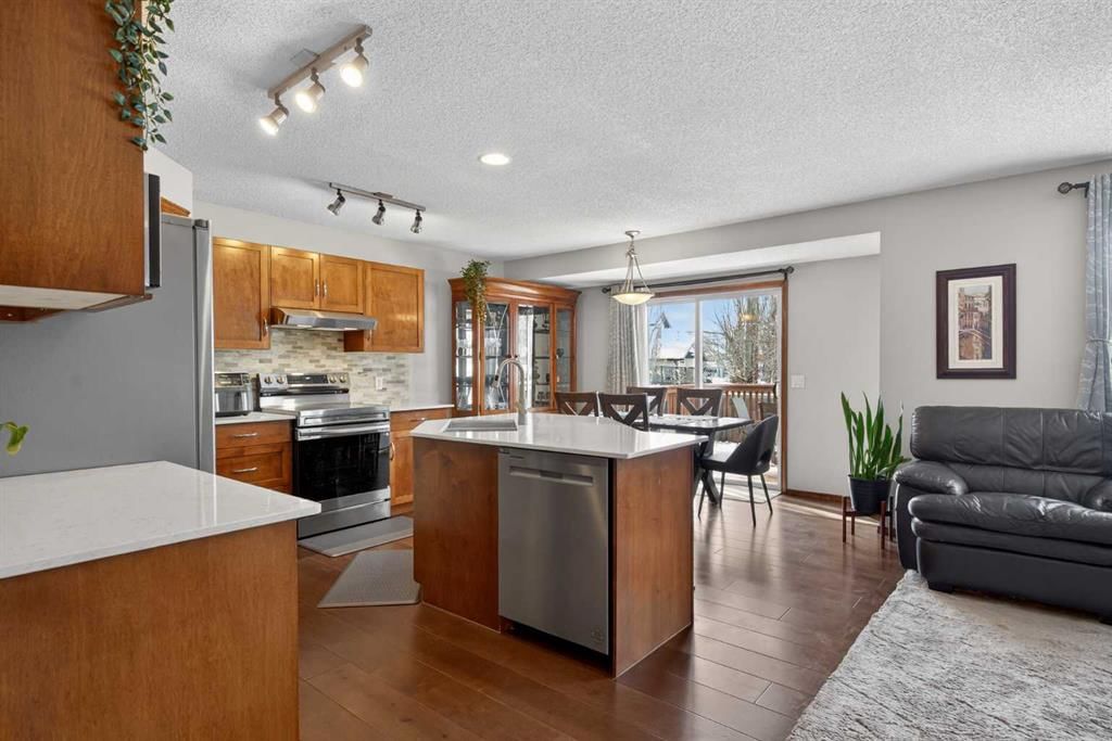 13 Tuscany Vista Crescent NW, Calgary — photo 2 of 44