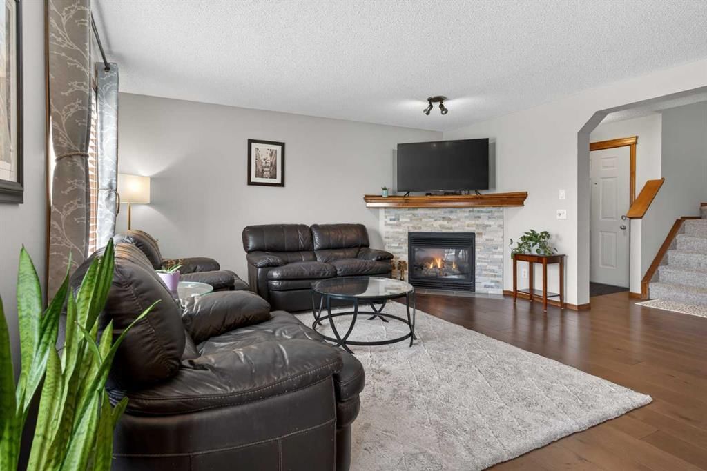 13 Tuscany Vista Crescent NW, Calgary — photo 3 of 44