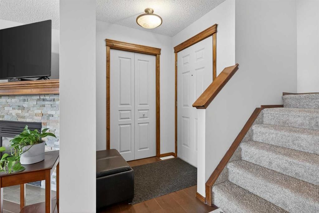 13 Tuscany Vista Crescent NW, Calgary — photo 5 of 44