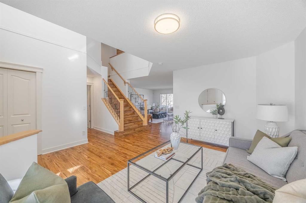 7936 Springbank Boulevard SW, Calgary — photo 5 of 50
