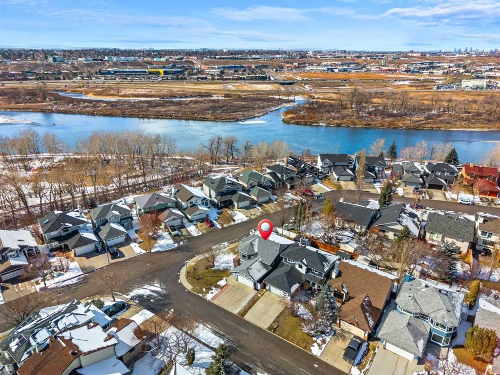 276 Riverside Mews SE, Calgary — photo 4 of 50