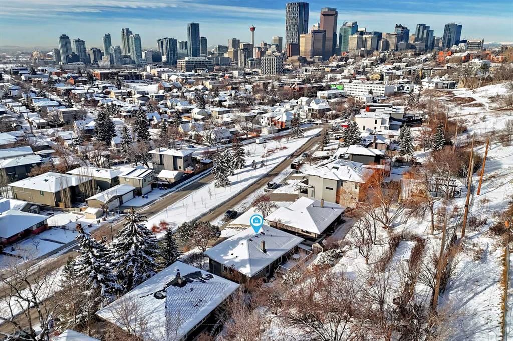 824 Bridge Crescent NE, Calgary — photo 4 of 50