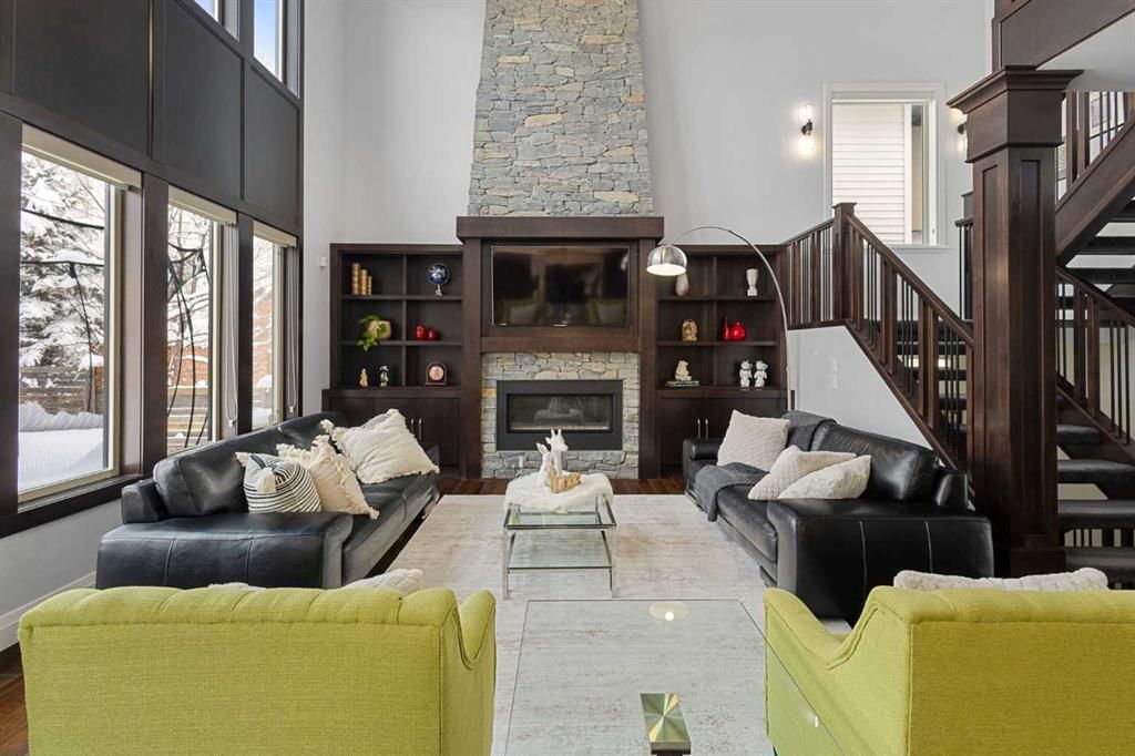 73 Wexford Crescent SW, Calgary — photo 4 of 50