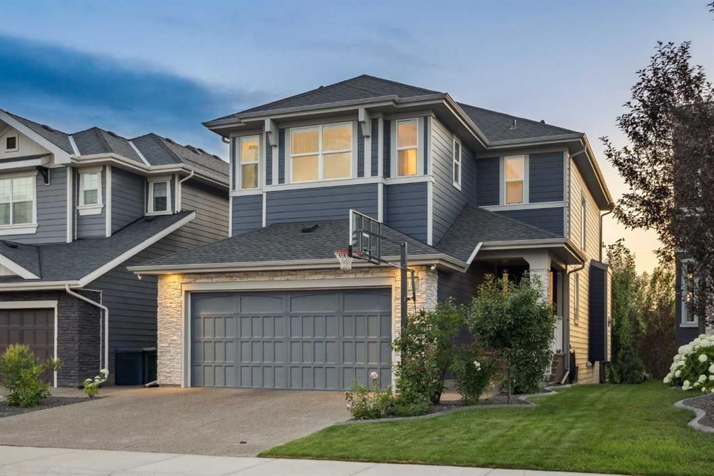 117 West Grove Point SW, Calgary — main listing photo