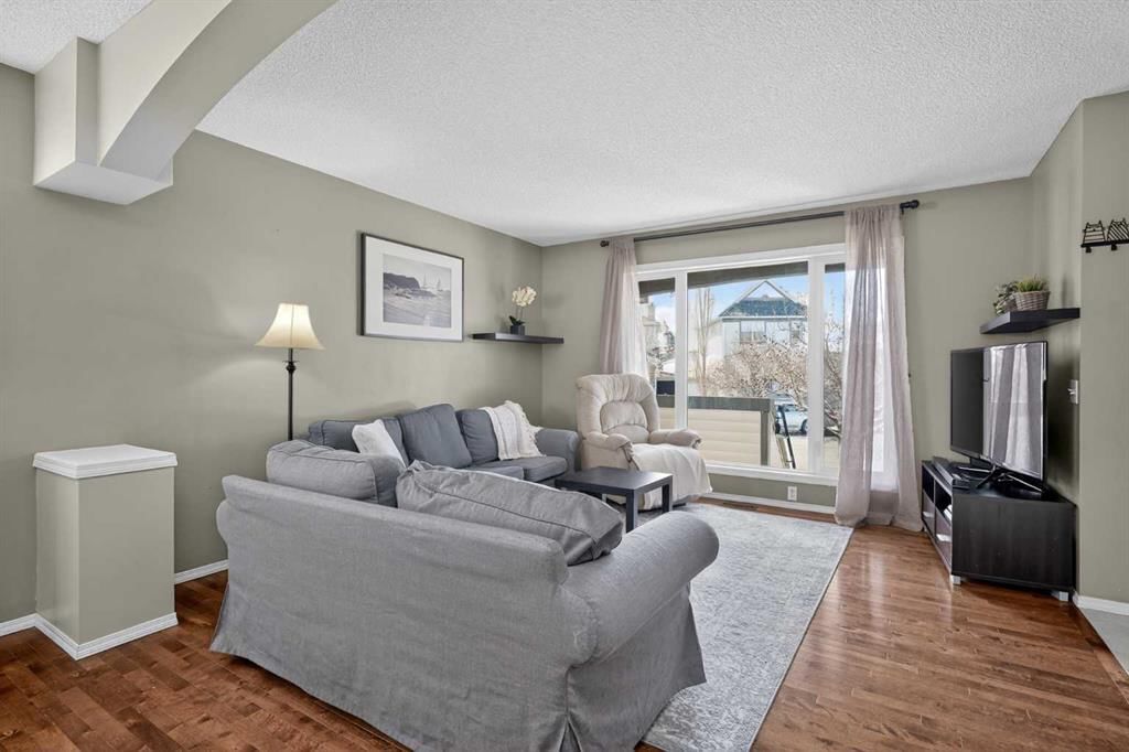 20 Inverness Grove SE, Calgary — photo 5 of 35