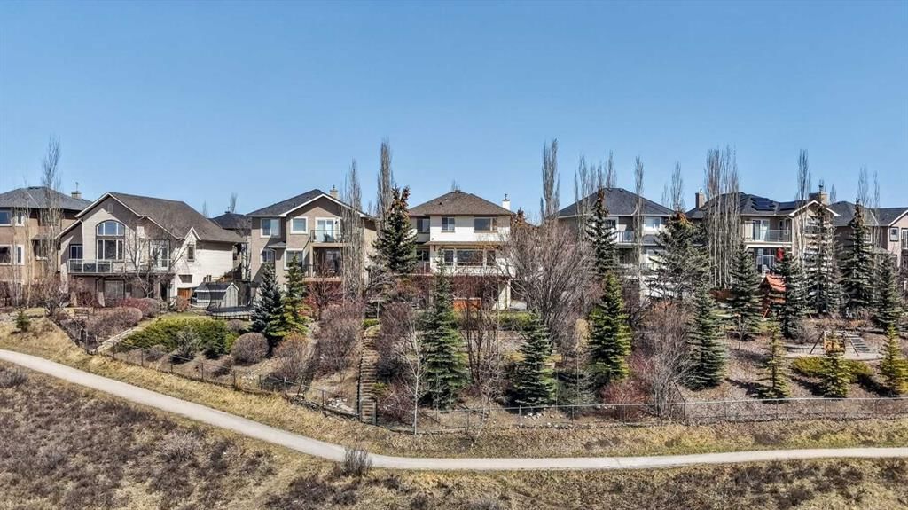 186 Royal Birkdale Crescent NW, Calgary — photo 5 of 50