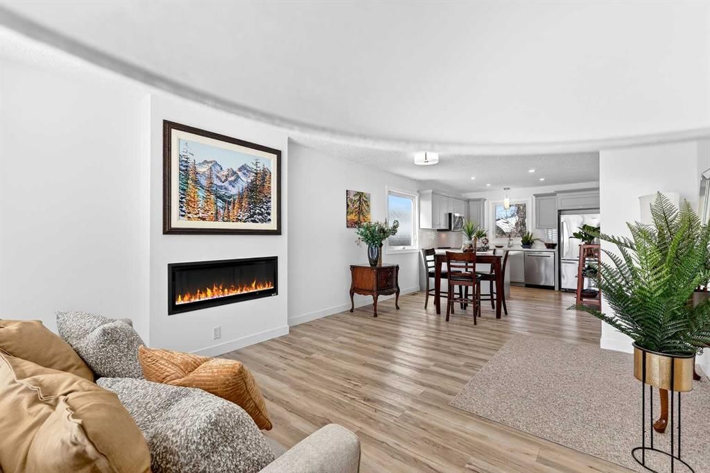 4311 Dovercrest Drive SE, Calgary — photo 2 of 47