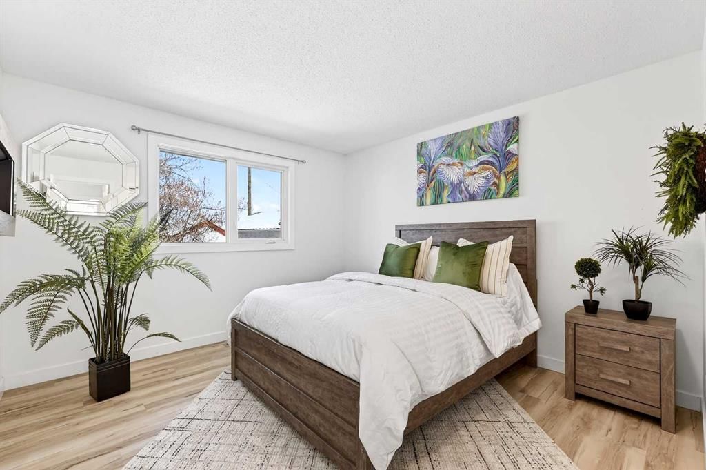 4311 Dovercrest Drive SE, Calgary — photo 4 of 47