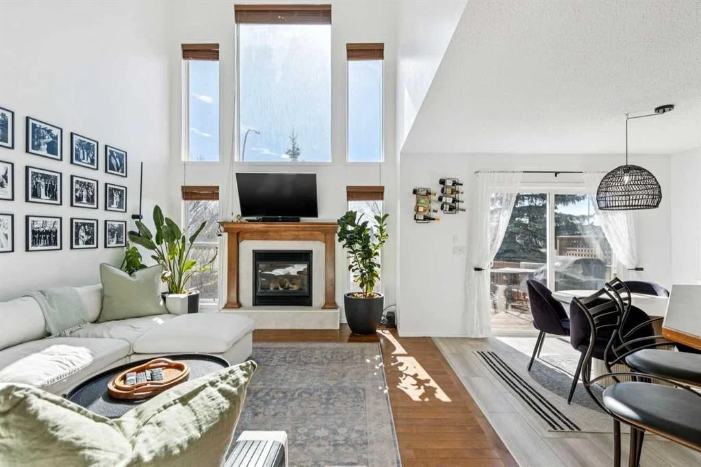 214 Cougarstone Circle SW, Calgary — photo 5 of 41