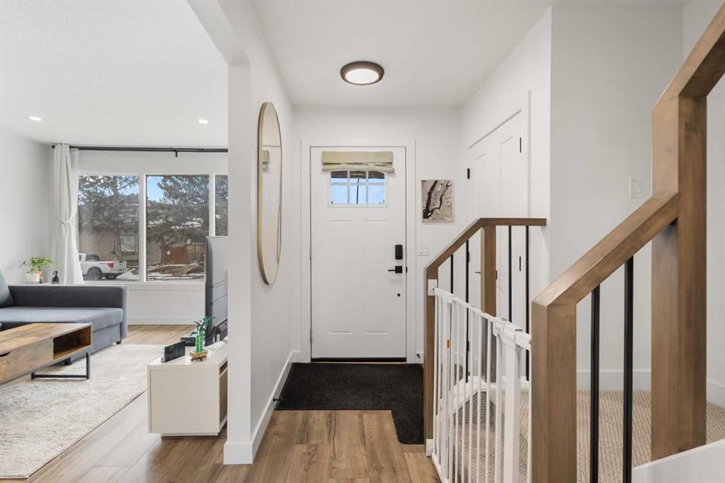 110 Cedarwood Hill SW, Calgary — photo 3 of 43