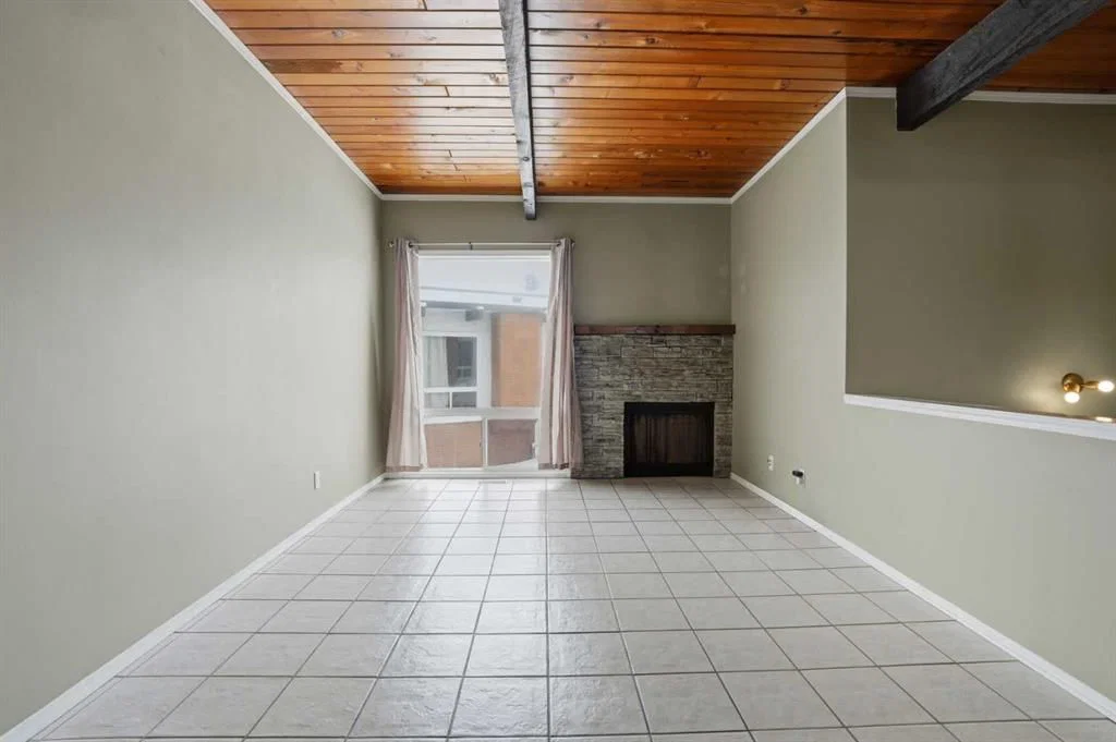 107 Pinemont Bay NE, Calgary — photo 3 of 32