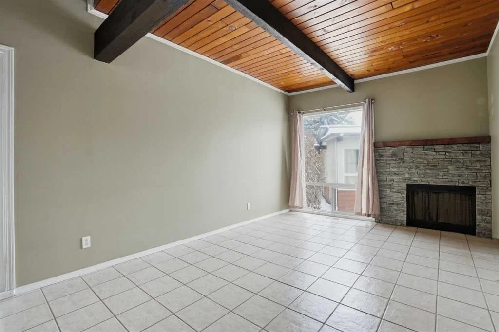 107 Pinemont Bay NE, Calgary — photo 4 of 32