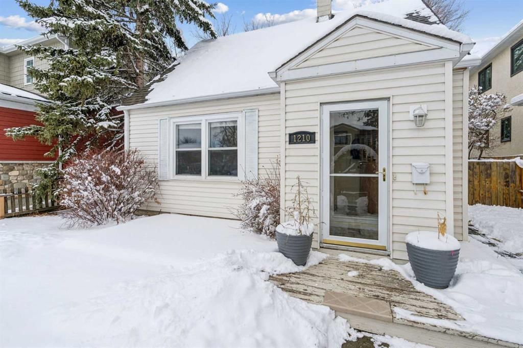 1210 19 Avenue NW, Calgary — photo 3 of 28