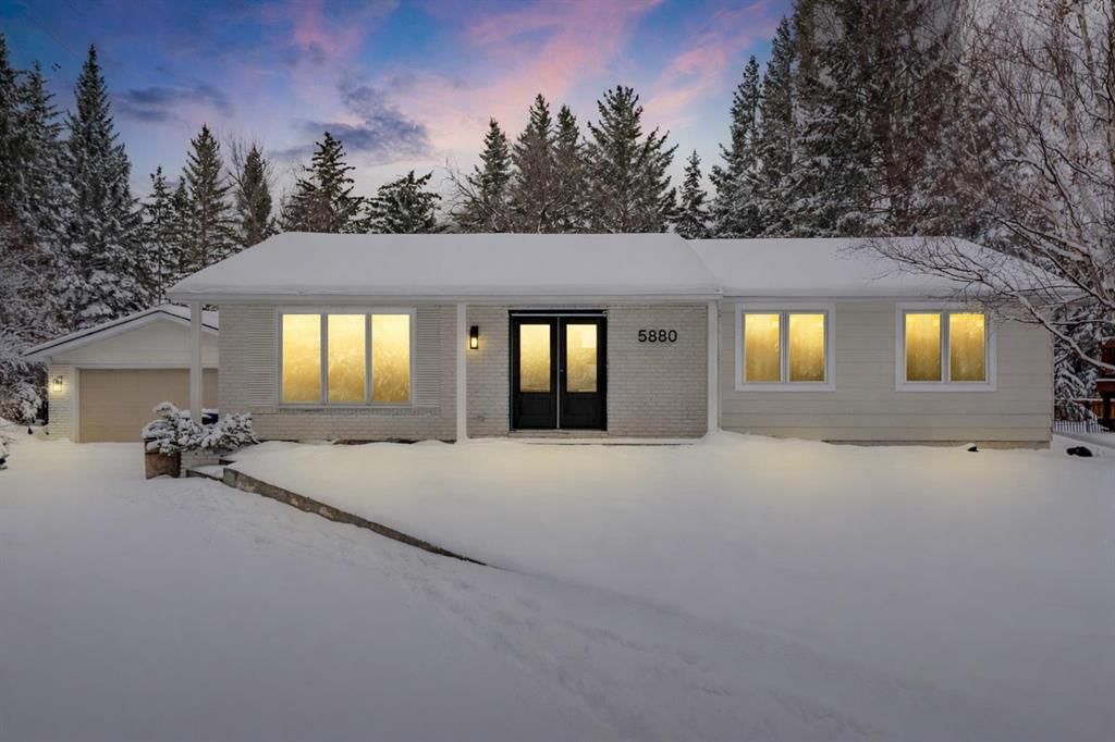 5880 Dalridge Hill NW, Calgary — main listing photo