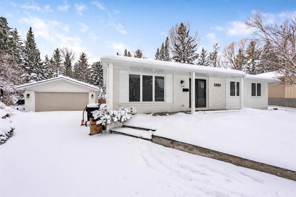 5880 Dalridge Hill NW, Calgary — photo 2 of 50