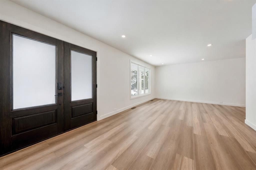 5880 Dalridge Hill NW, Calgary — photo 3 of 50