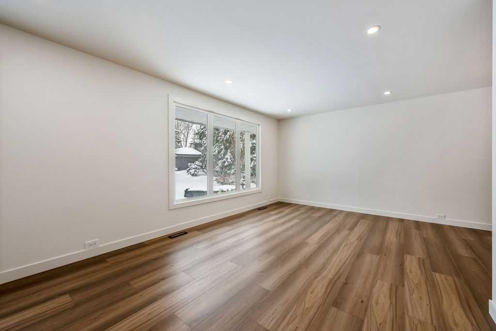 5880 Dalridge Hill NW, Calgary — photo 5 of 50