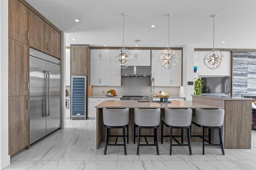 511 7 Street NE, Calgary — photo 2 of 38