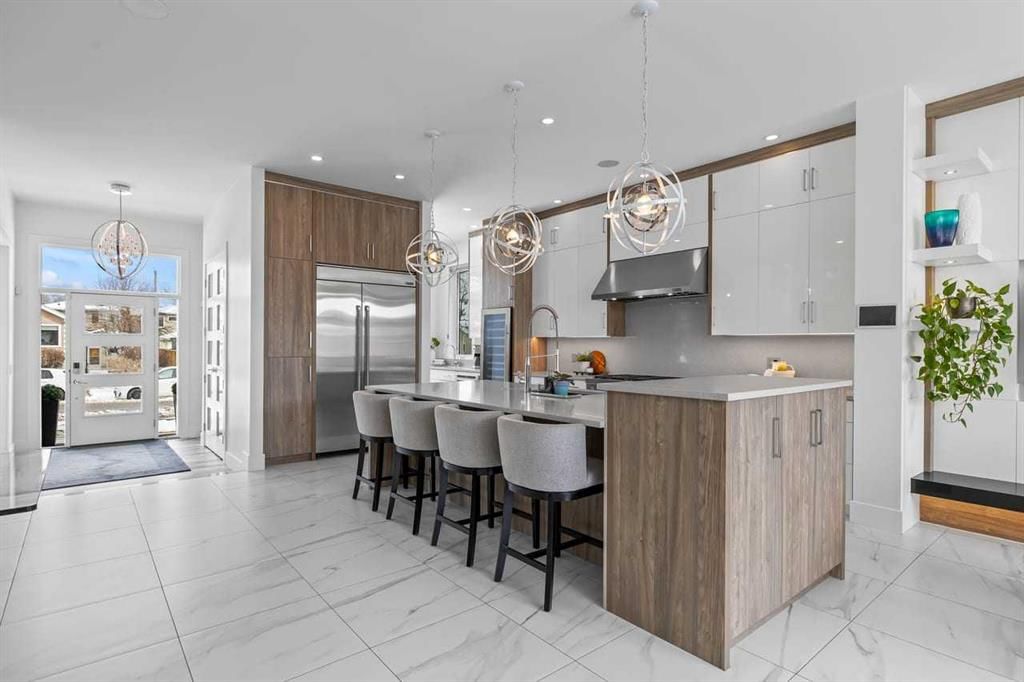 511 7 Street NE, Calgary — photo 3 of 38