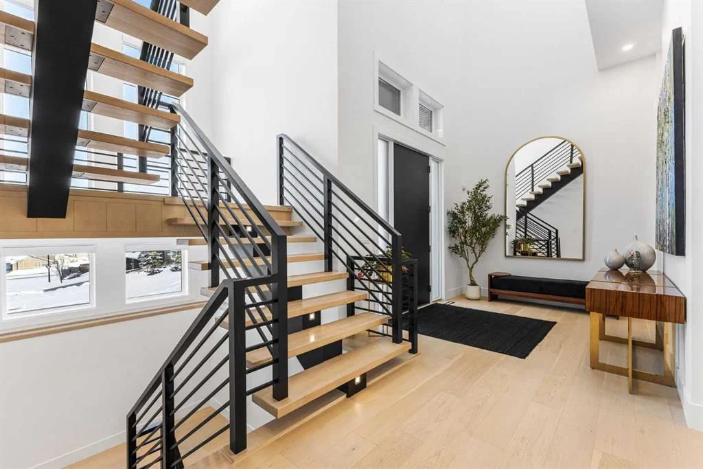 15 Elveden Place SW, Calgary — photo 3 of 50