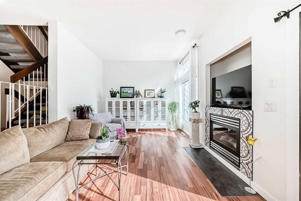 200 Edgemont Estates Drive NW, Calgary — photo 4 of 49