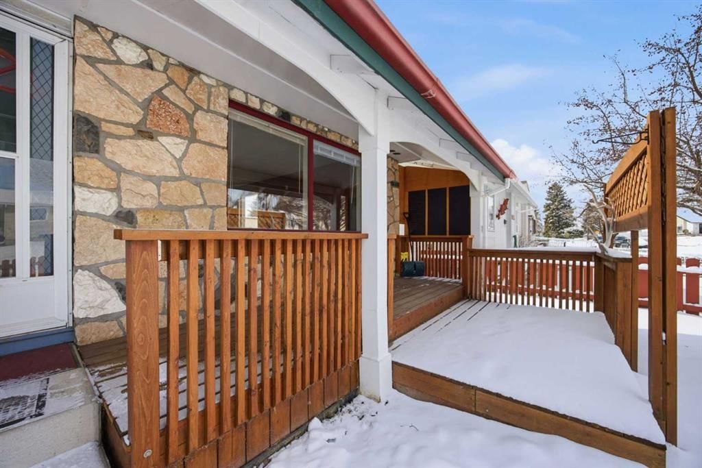 4911 Marcombe Road NE, Calgary — photo 3 of 44