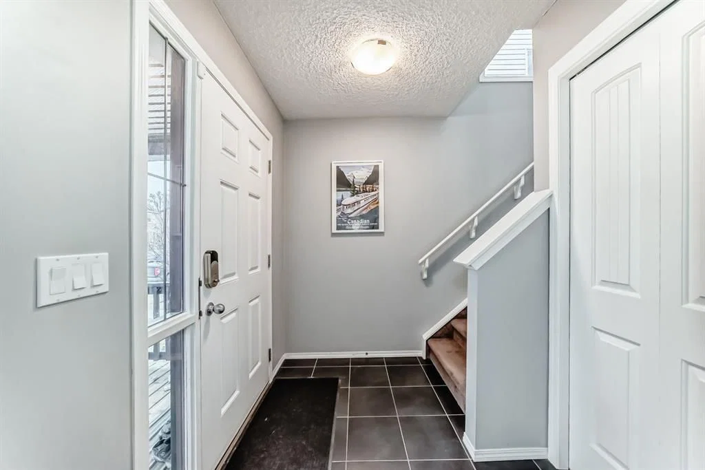44 LEGACY Crescent SE, Calgary — photo 4 of 47
