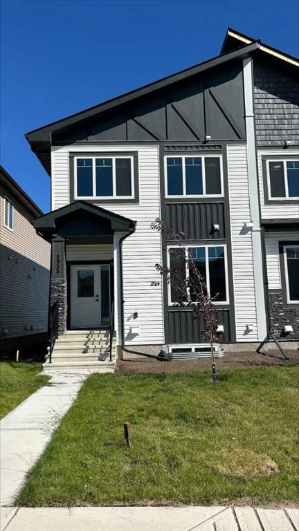 1955 Mccaskill Drive, Crossfield — photo 2 of 38