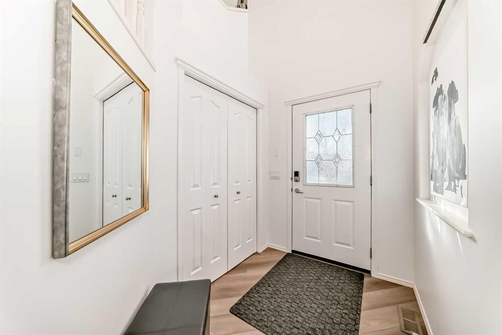 102 Royal Oak Crescent NW, Calgary — photo 3 of 49
